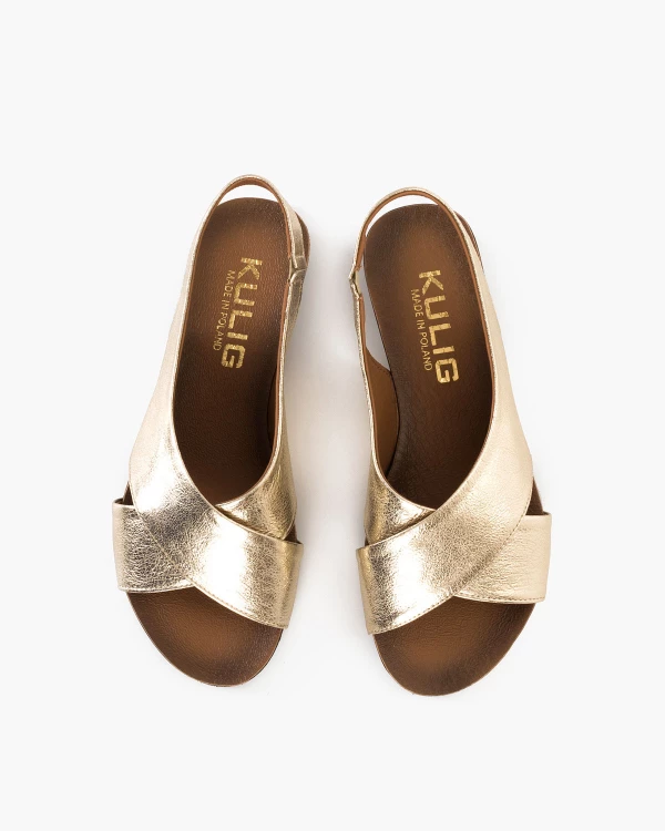 Złote sandały damskie skórzane na niskim obcasie 3