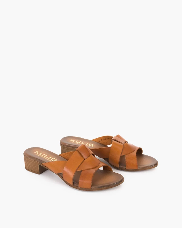 Brązowe klapki damskie ze skóry licowej na klocku 2