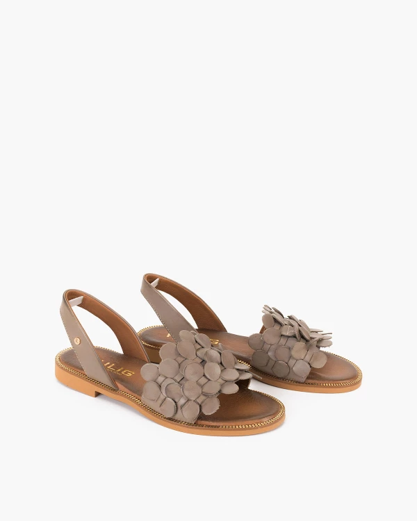 Ciemnobeżowe sandały damskie skórzane z gumka 2