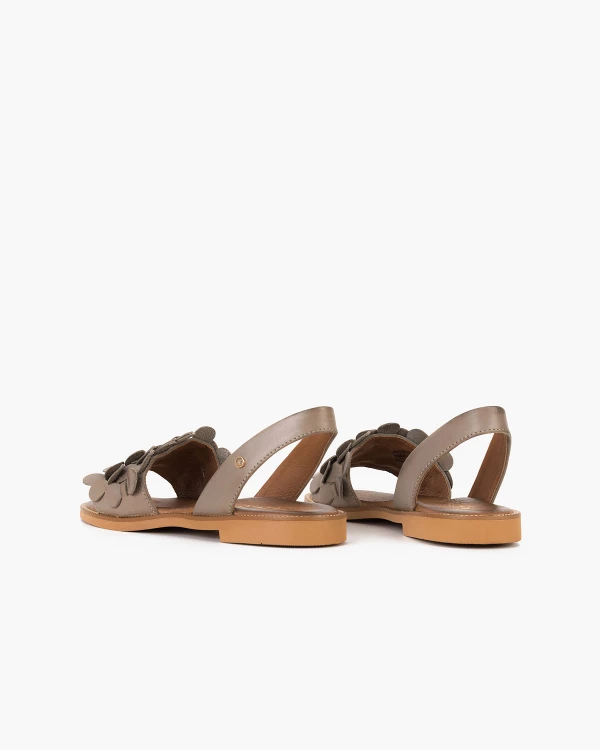 Ciemnobeżowe sandały damskie skórzane z gumka 4