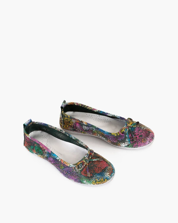 Kolorowe baleriny damskie skórzane z motywem kwiatowym