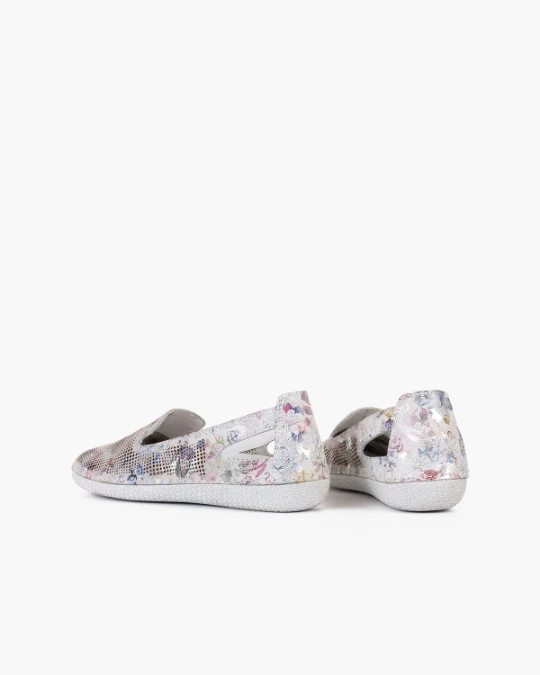 Kolorowe mokasyny ze skóry naturalnej z motywem kwiatowym 4