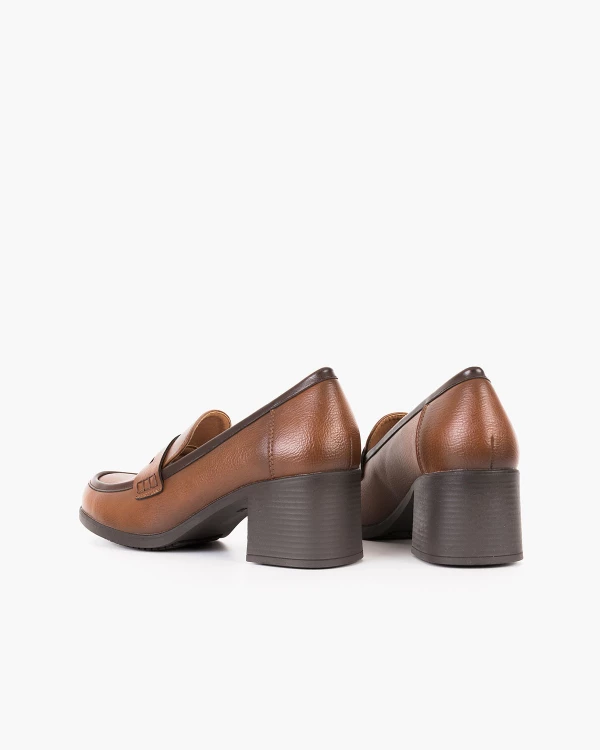 Brązowe mokasyny ze skóry ekologicznej na obcasie 4