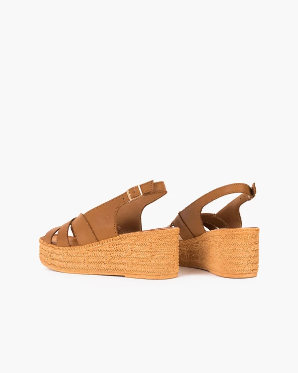 Brązowe sandały z naturalnej skóry licowej na koturnie 4