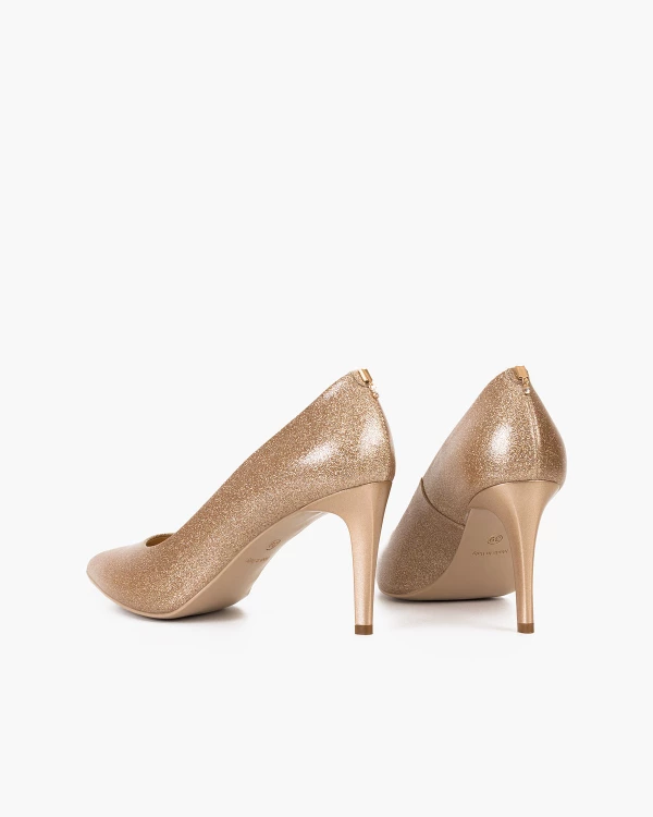 Złote czółenka damskie ze skóry naturalnej na szpilce z brokatem 4