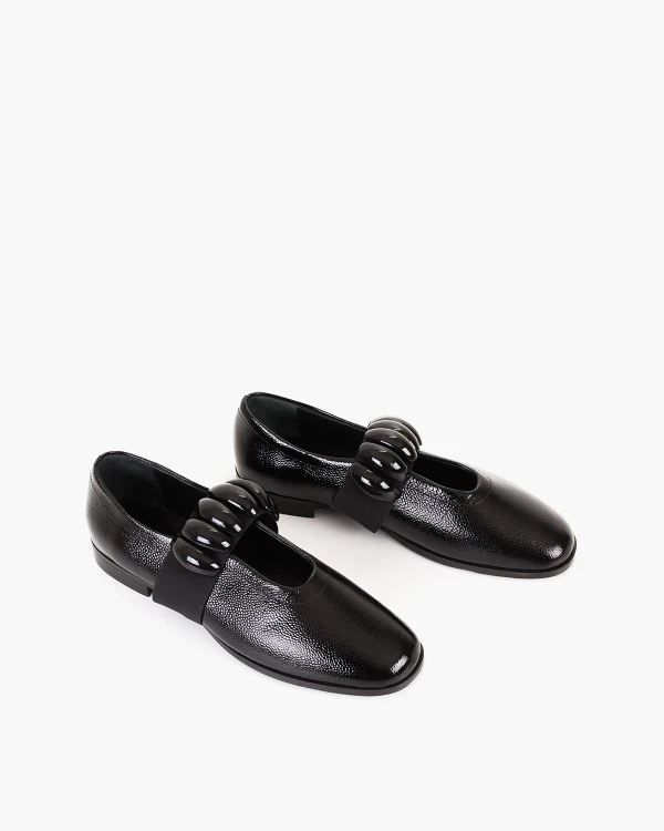 Czarne półbuty damskie ze skóry licowej z kamieniami