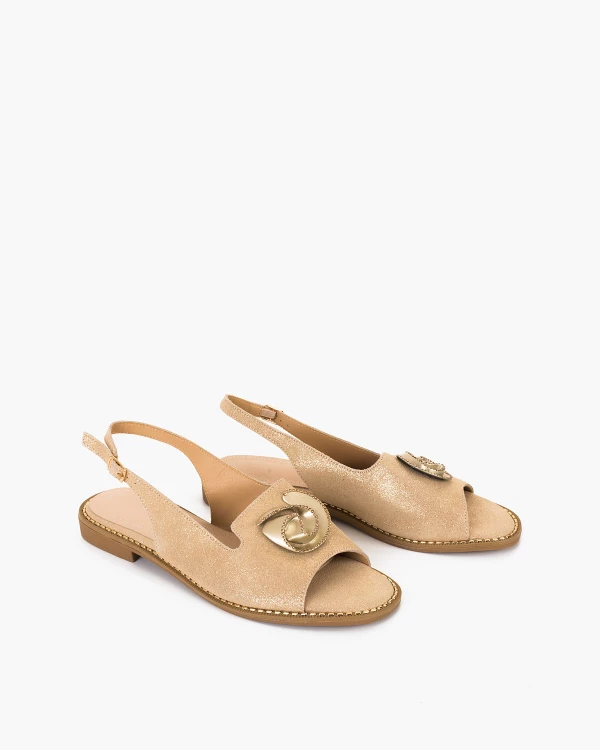 Złote sandały damskie ze skóry nubukowej z różyczką 2