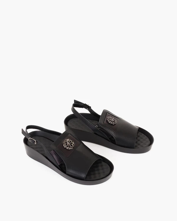 Czarne sandały damskie skórzane na koturnie