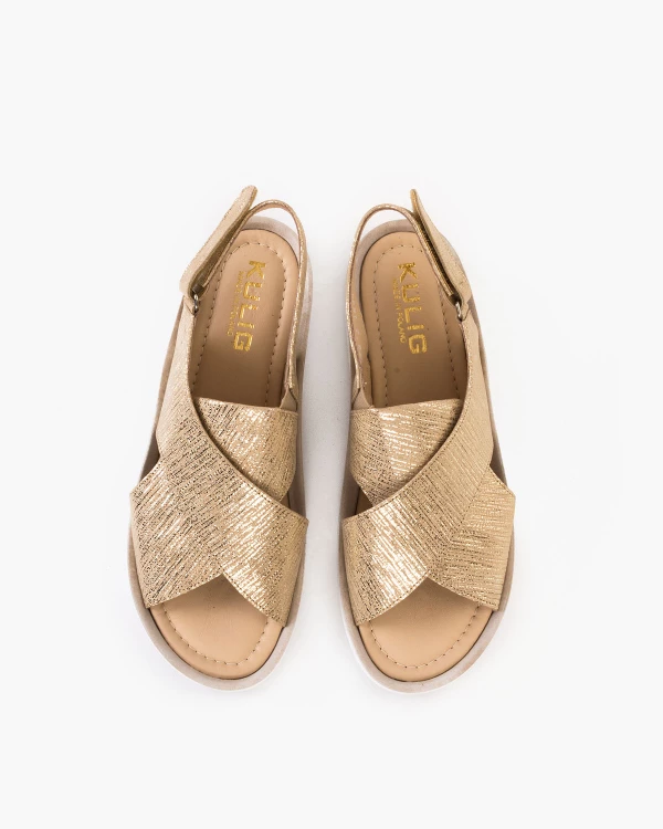 Złote sandały ze skóry naturalnej na koturnie 3