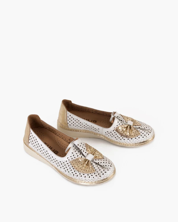 Białe półbuty damskie ażurowe ze skóry naturalnej z kokardą