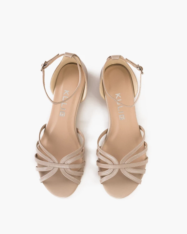 Perłowe sandały damskie skórzane na niskim obcasie 3