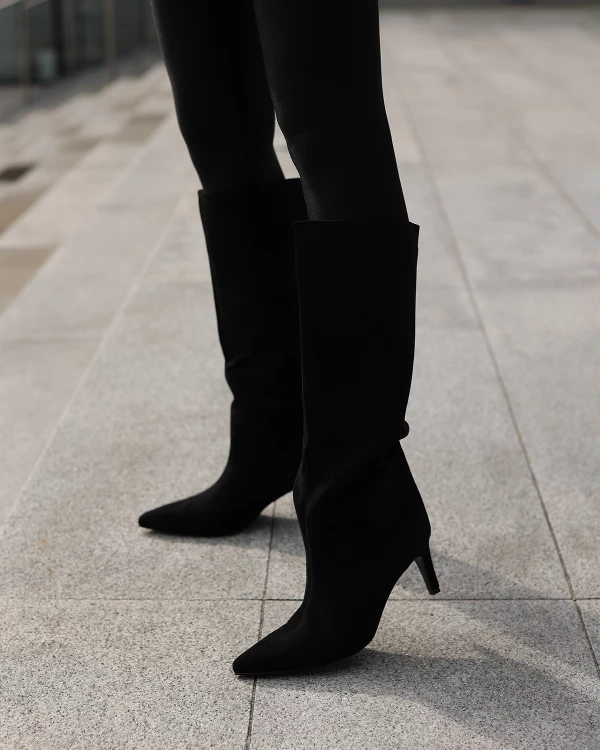 Czarne kozaki damskie z eko-zamszu na szpilce 2