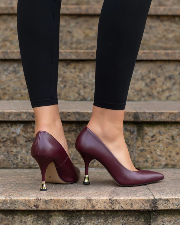 Bordowe czółenka damskie ze skóry licowej na szpilce 4