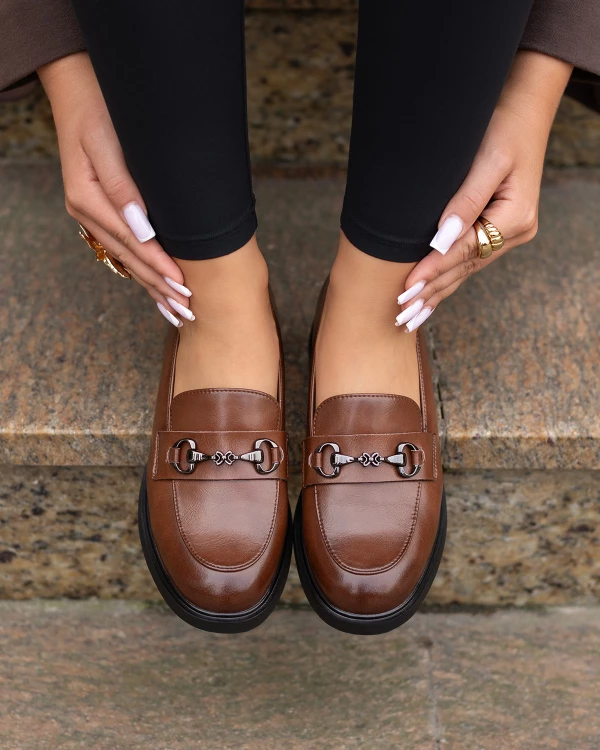 Brązowe mokasyny damskie skórzane z klamrą