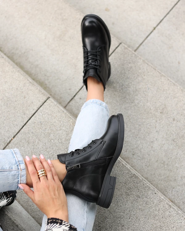 Czarne trzewiki damskie skórzane na niskim obcasie 4