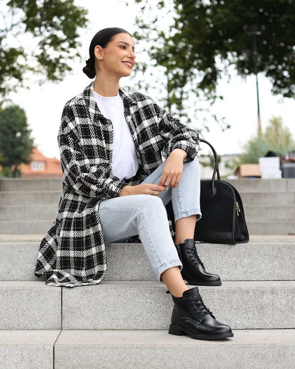 Czarne trzewiki damskie skórzane na niskim obcasie 2