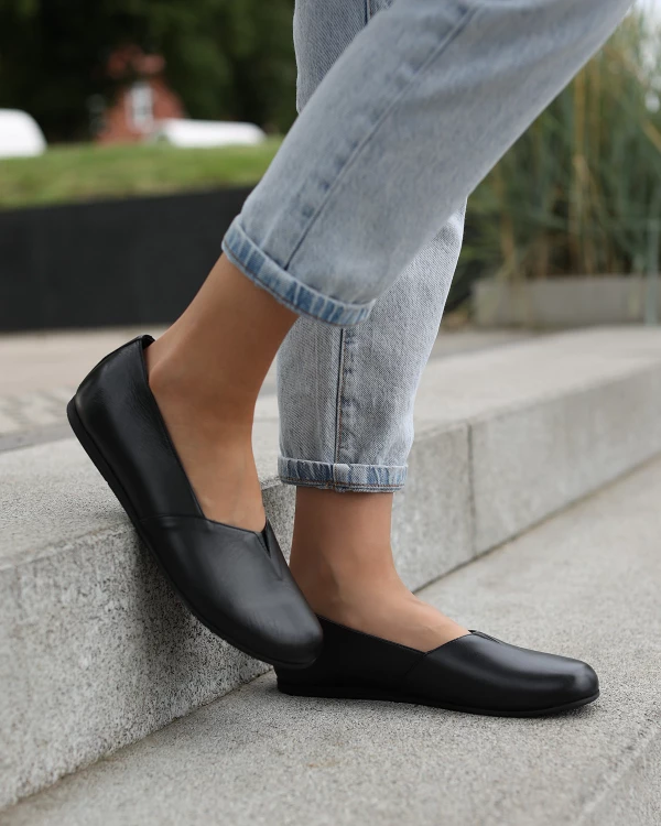 Czarne baleriny damskie ze skóry licowej