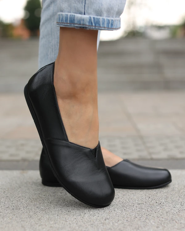 Czarne baleriny damskie ze skóry licowej 3