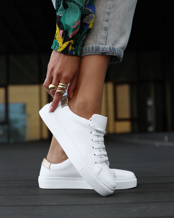 Białe trampki damskie z naturalnej skóry licowej na platformie