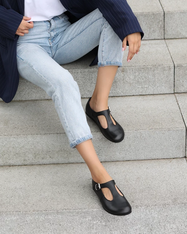 Czarne półbuty damskie skórzane zapinane na sprzączkę 2