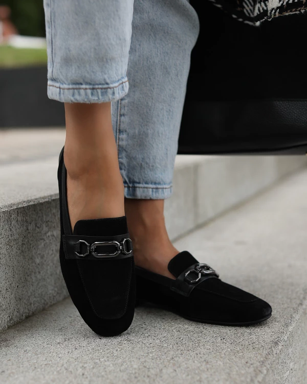 Czarne mokasyny damskie zamszowe na niskim obcasie 3