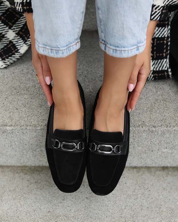 Czarne mokasyny damskie zamszowe na niskim obcasie 4