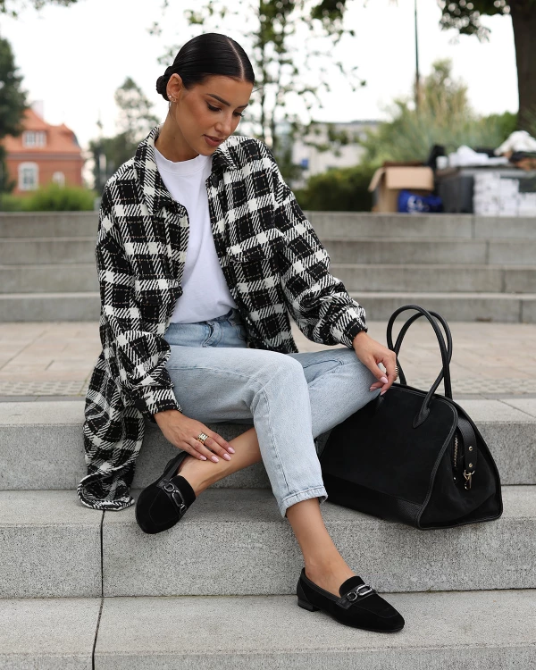 Czarne mokasyny damskie zamszowe na niskim obcasie 2