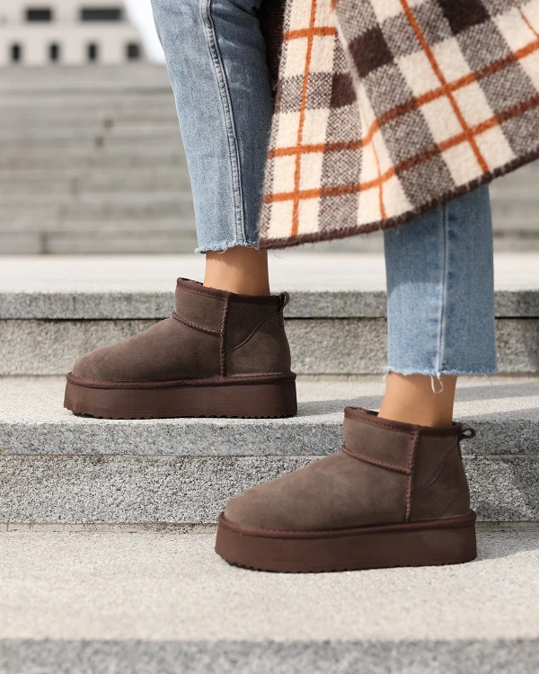 Brązowe śniegowce damskie emu ze skóry zamszowej na platformie 3