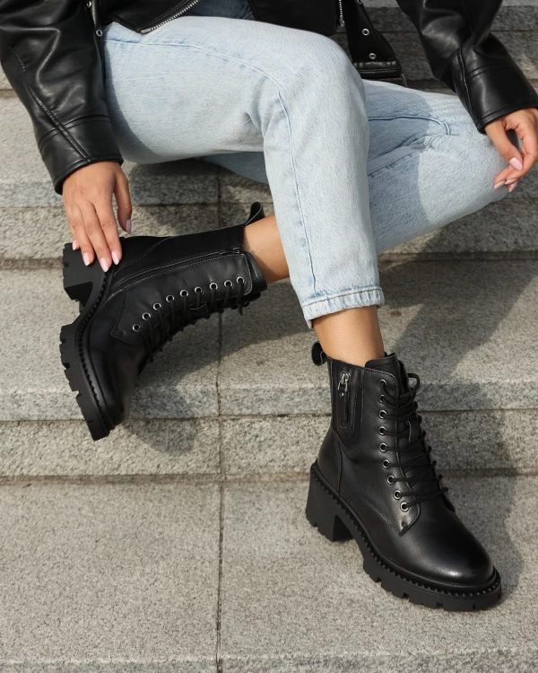 Czarne trzewiki damskie z naturalnej skóry licowej na klocku 2