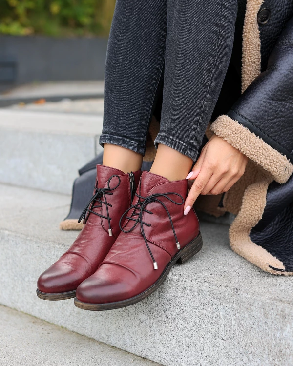 Bordowe trzewiki damskie ze skóry licowej na niskim obcasie 4