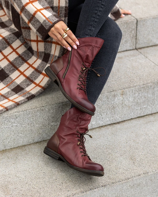 Bordowe trzewiki damskie ze skóry naturalnej na niskim obcasie