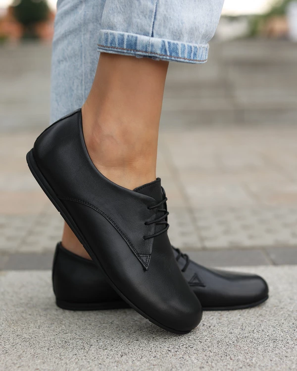 Czarne półbuty damskie z naturalnej skóry licowej 4