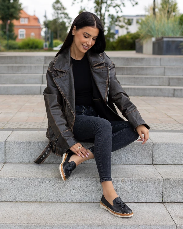 Czarne półbuty damskie skórzane z kokardą 2