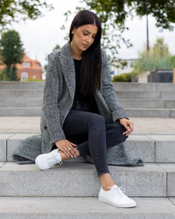 Białe półbuty damskie sznurowane z naturalnej skóry licowej 2