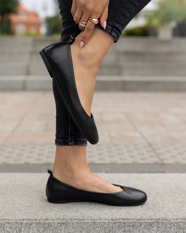 Czarne baleriny damskie z naturalnej skóry licowej