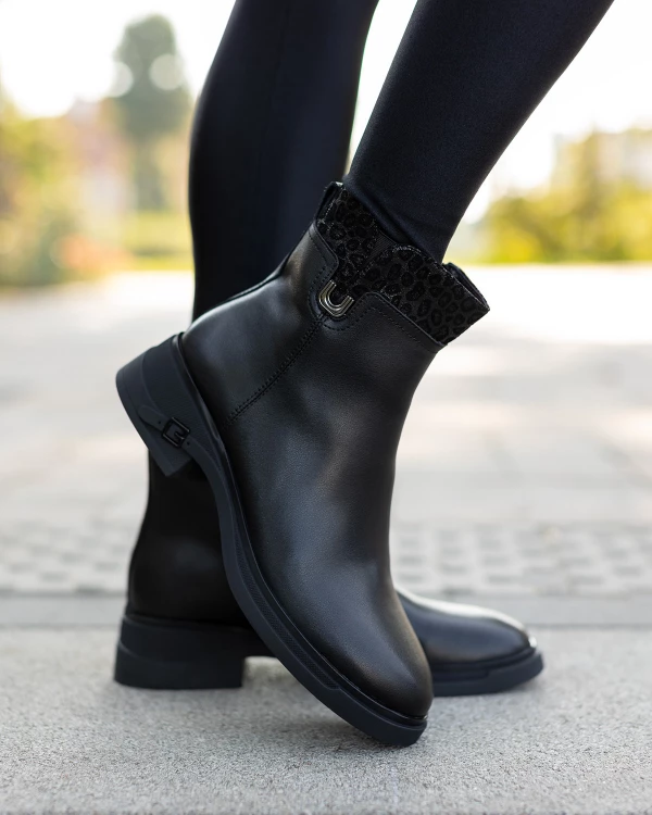 Czarne botki ze skóry licowej na zamek 3