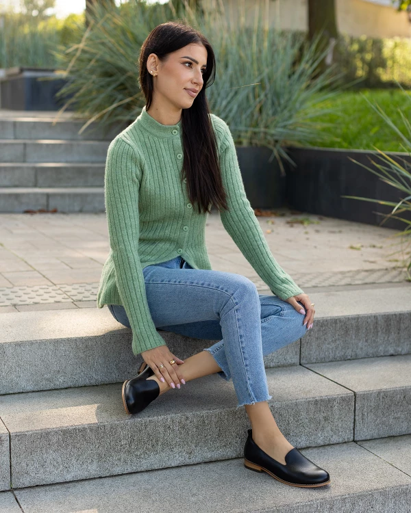 Czarne mokasyny damskie ze skóry ekologicznej 3