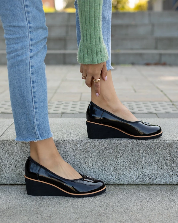 Czarne półbuty damskie skórzane na wysokim obcasie 3