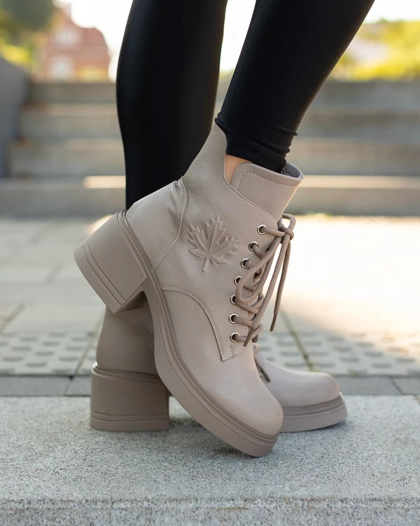 Beżowe trzewiki damskie skórzane na klocku