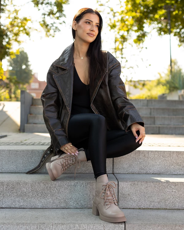 Beżowe trzewiki damskie skórzane na klocku 2