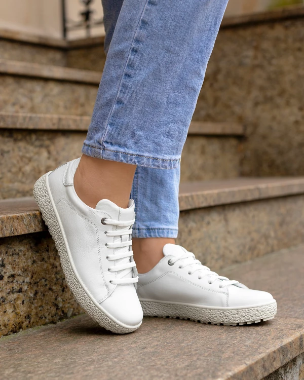 Białe półbuty damskie sznurowane ze skóry naturalnej