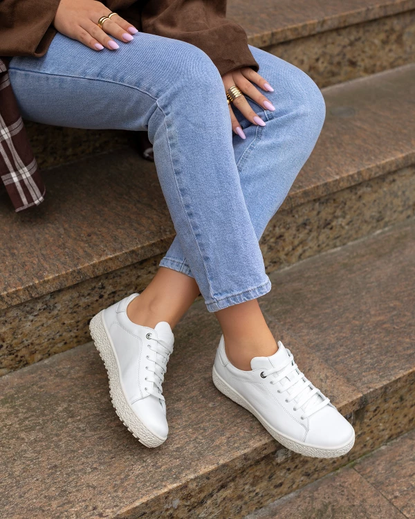 Białe półbuty damskie sznurowane ze skóry naturalnej 4