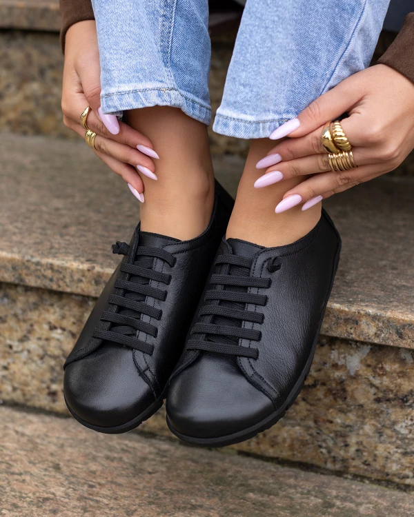 Czarne trampki damskie z naturalnej skóry licowej