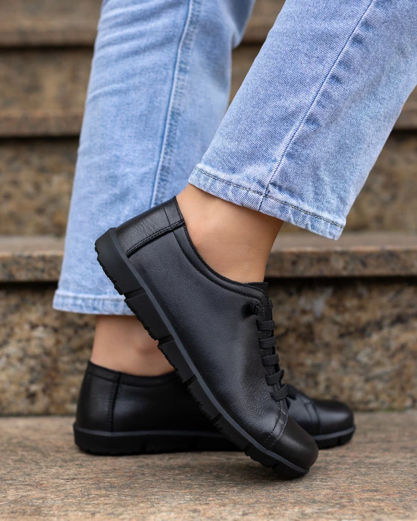 Czarne trampki damskie z naturalnej skóry licowej 3