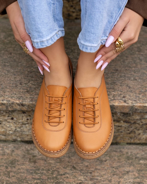 Rude półbuty damskie ze skóry licowej na koturnie 3