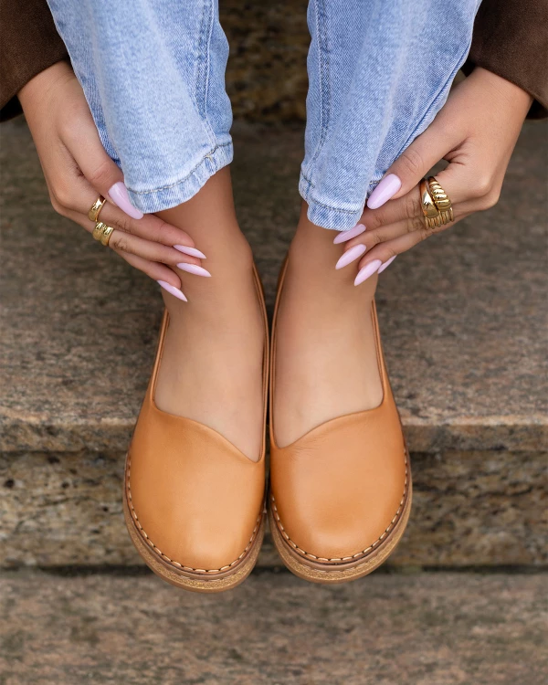 Rude półbuty damskie ze skóry licowej na koturnie 4