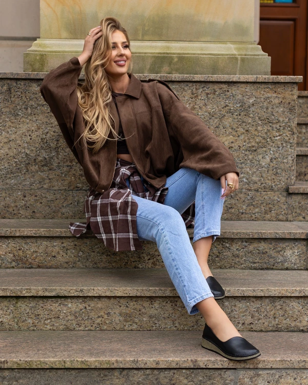 Czarne półbuty damskie z naturalnej skóry licowej na koturnie 2