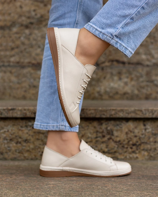 Jasnobeżowe trampki damskie z naturalnej skóry licowej 3