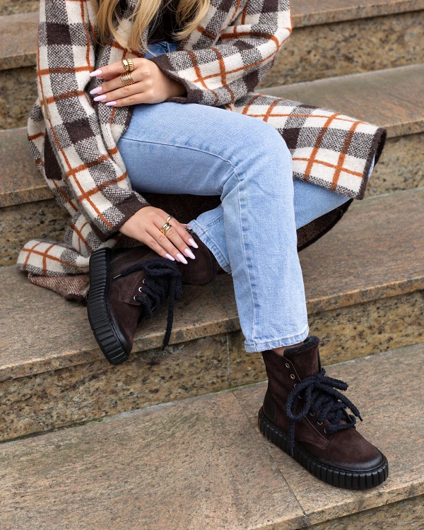 Czekoladowe trzewiki damskie welurowe na platformie 4