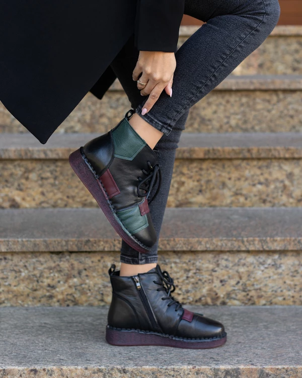 Czarne botki damskie sznurowane ze skóry naturalnej 3